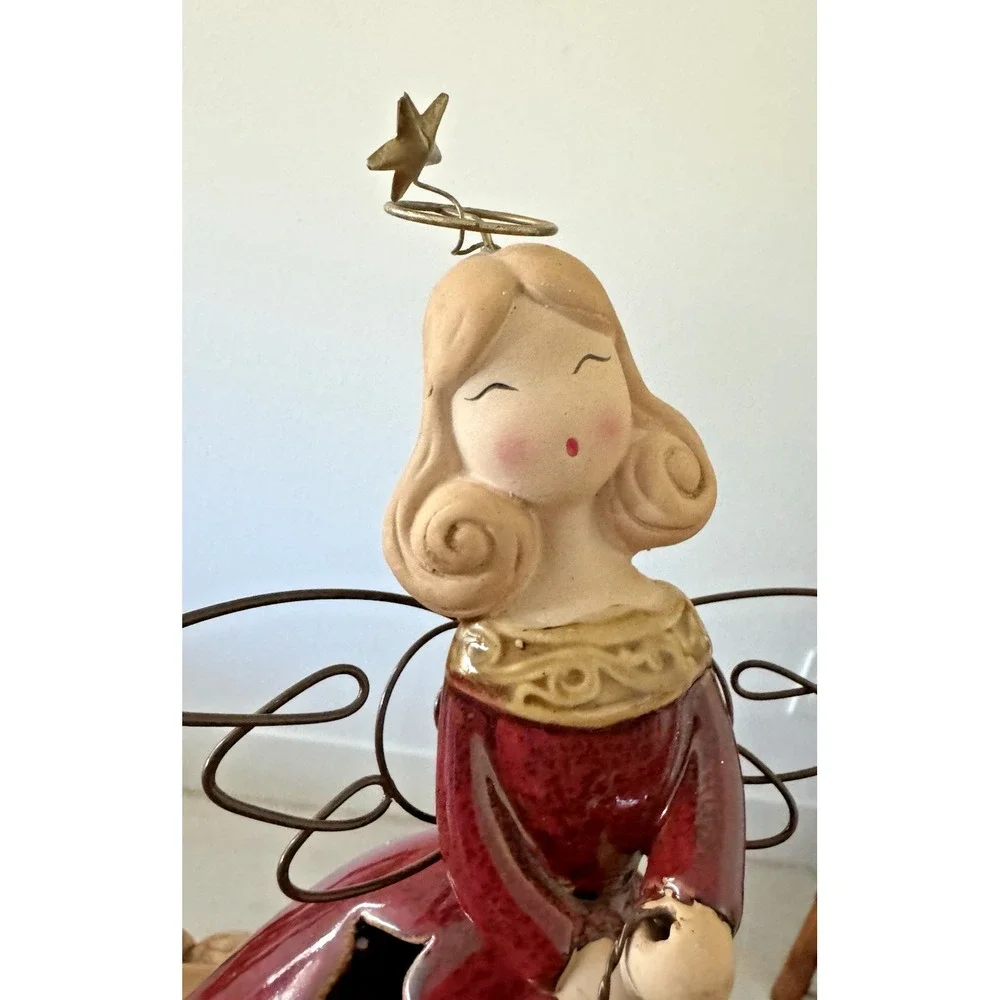 Cracker Barrel Holiday Chorus Angel with Heart Indoor Outdoor Ceramic 13